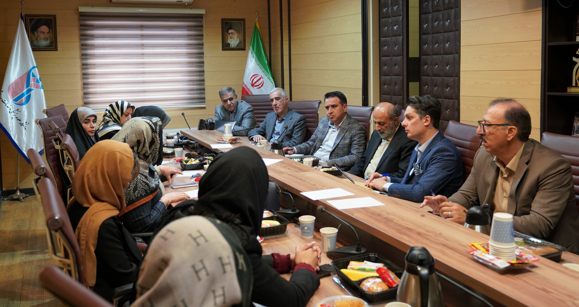 دکتر پیرصالحی: تقویت تعامل با نهادهای علمی، شرط اصلاح اقتصاد دارو است.