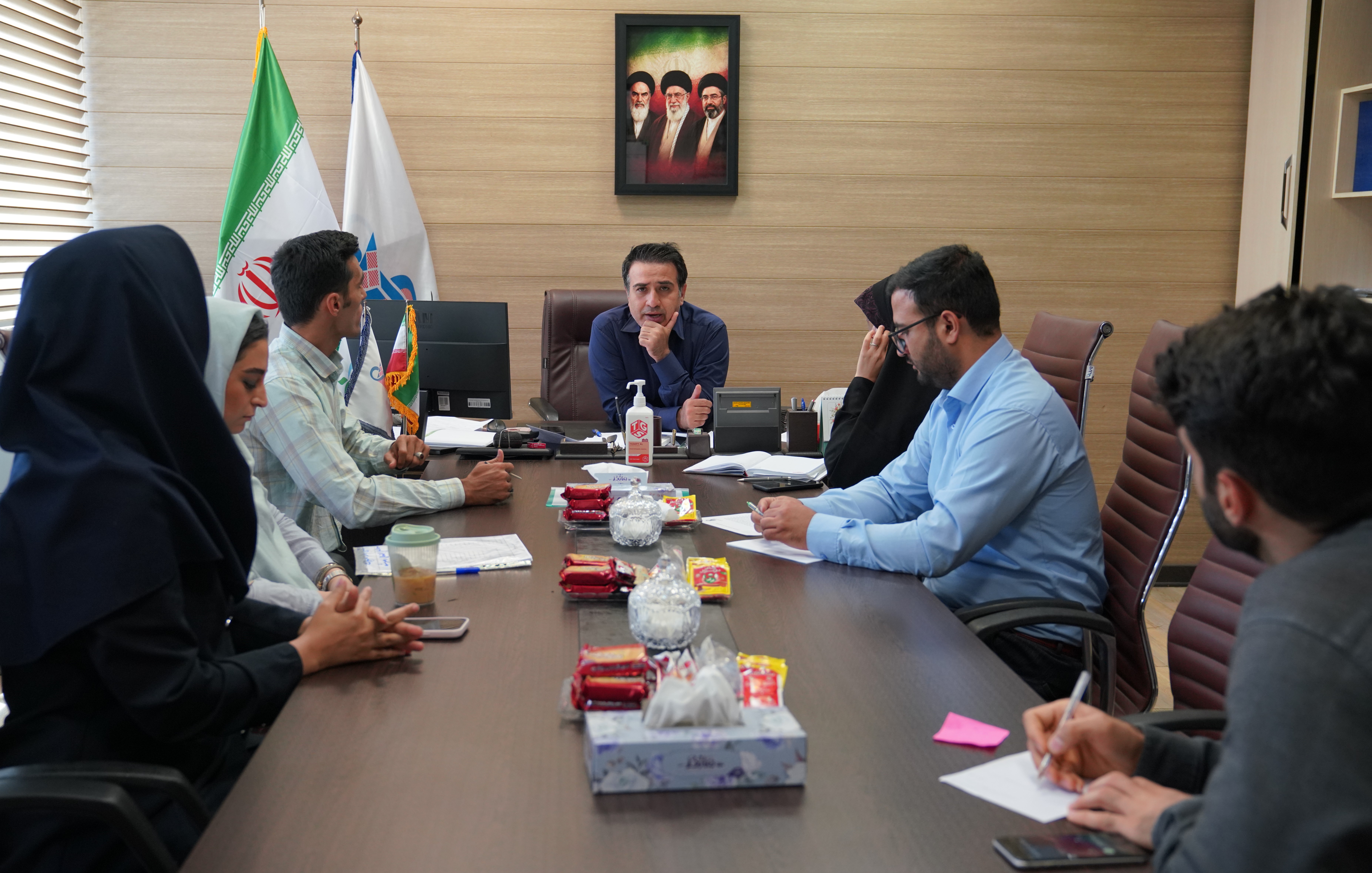 مجاهدیان: خدمات دارویی در بیمارستان صحرایی مصلی و داروخانه‌های تحت پوشش دانشگاه با آمادگی کامل ارائه می‌شود